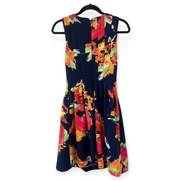 Vince Camuto Sleeveless Floral Dress - Picture 3 of 7